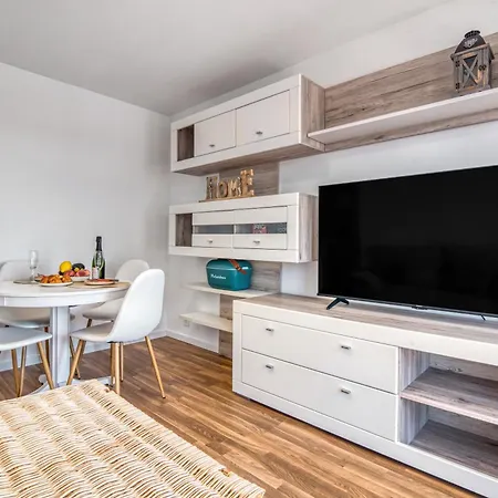Apartment Marinas *